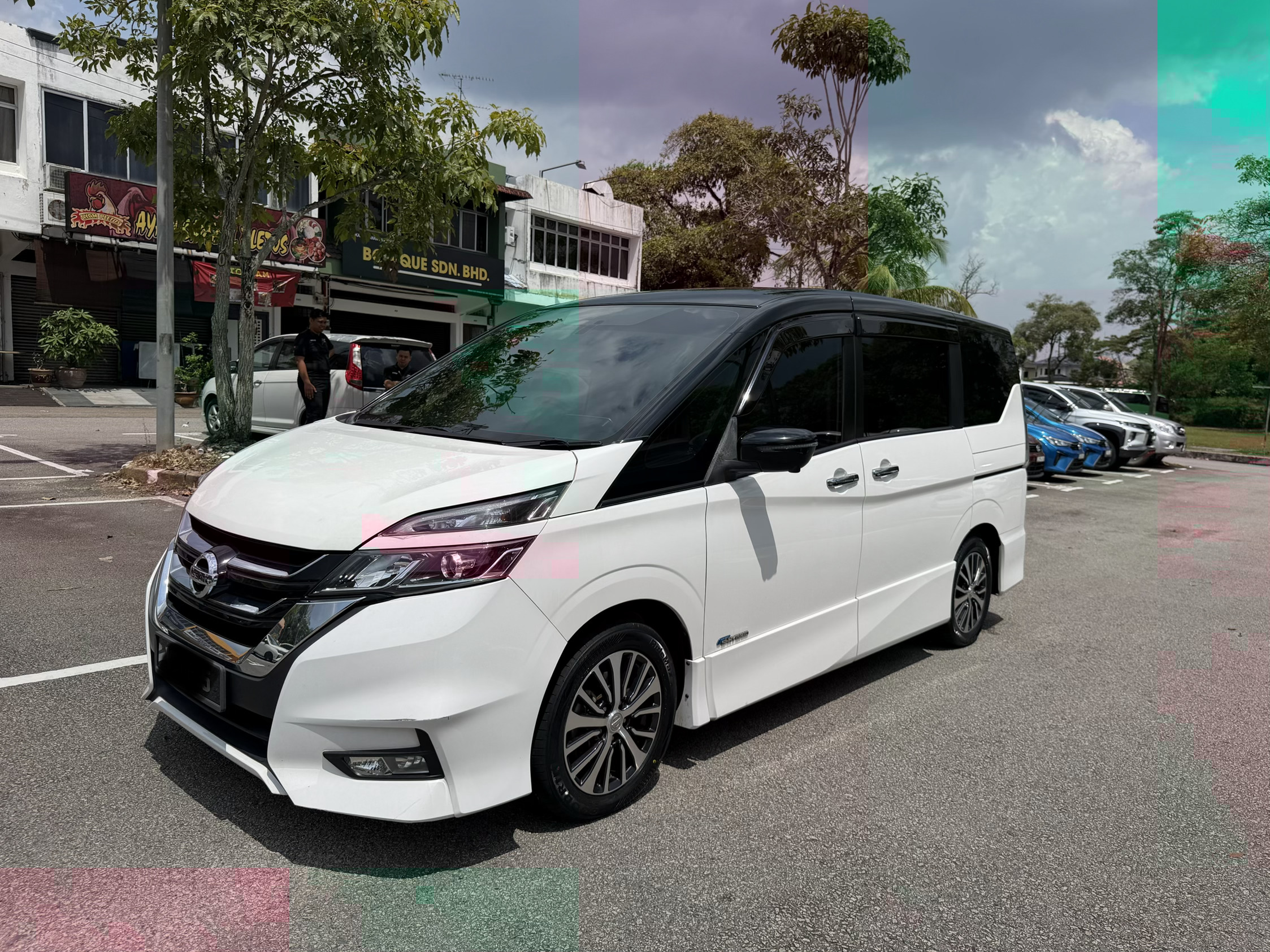 Nissan Serena